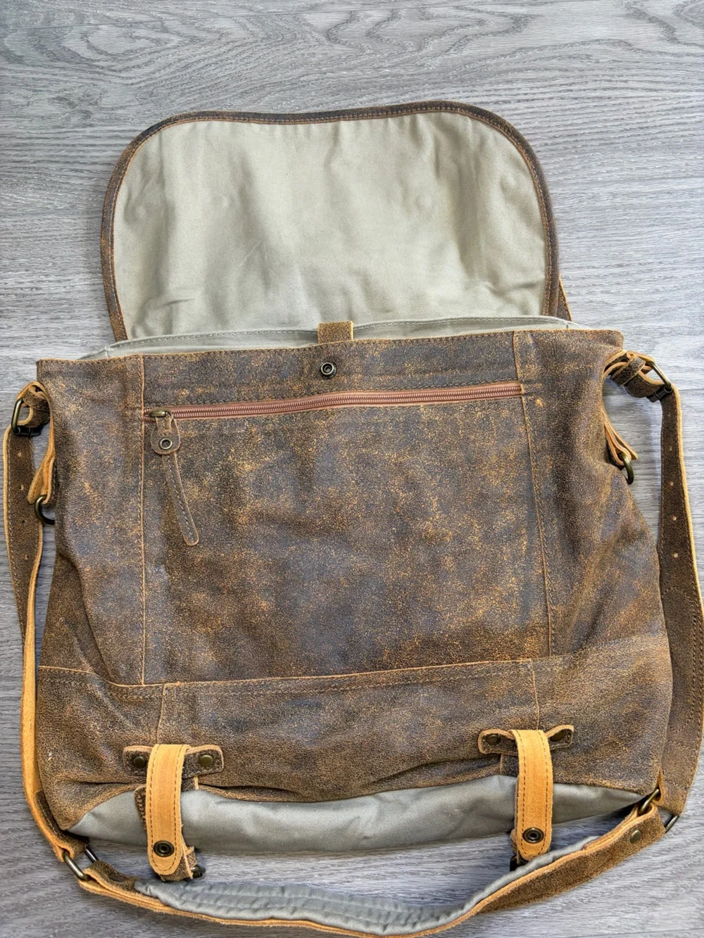 The Territory Ahead brown leather messenger computer bag satchel Vintage Style